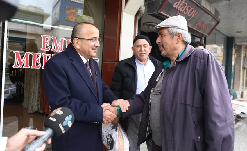 Cumhuriyet Caddesi’nde ziyaretlerini sürdüren