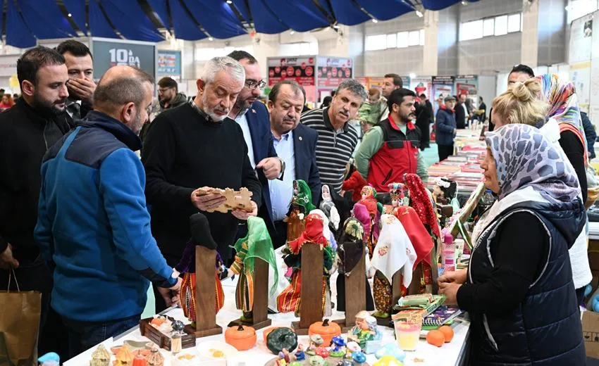 ‘Kitaplar Gül Açıyor’ temasıyla