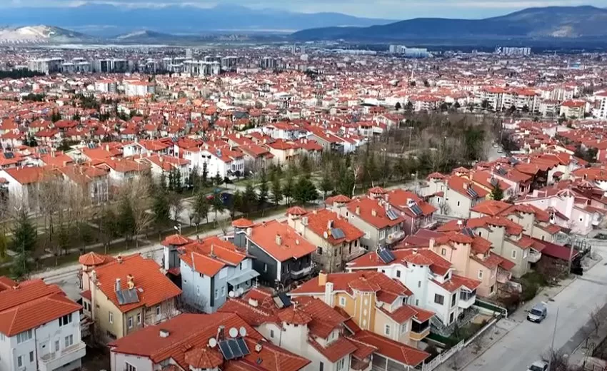 Isparta’nın gelişen bölgelerine eklenen yeni mahallesi için isim arayışı başladı.