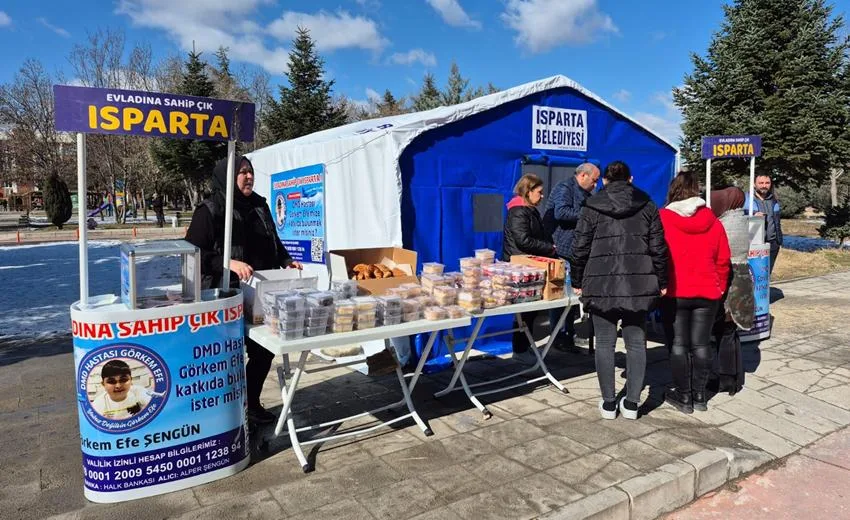 Isparta, kas hastalığıyla mücadele eden küçük bir yürek için kenetlendi.