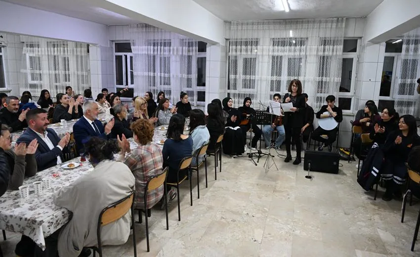 Isparta Belediye Başkanı Şükrü Başdeğirmen ve eşi Şadiye Başdeğirmen ailelerinden