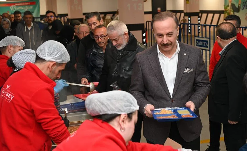 Isparta Belediyesi’nin İstiklal Yeraltı Katlı Otoparkında Ramazan ayı dolayısıyla kurduğu